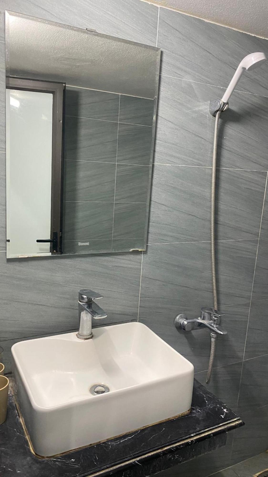 Era Apartment Tran Thai Tong ハノイ市 エクステリア 写真