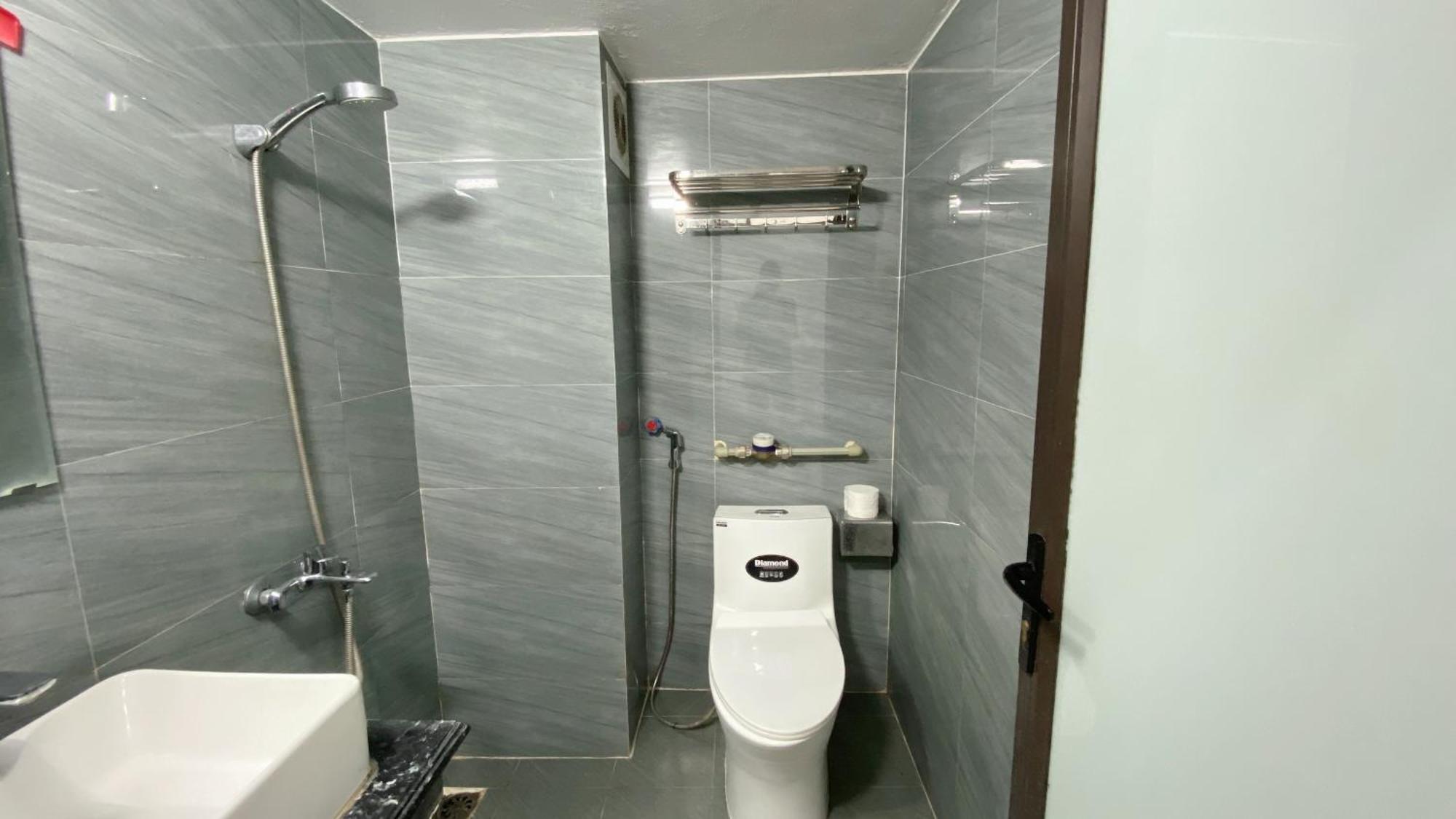Era Apartment Tran Thai Tong ハノイ市 エクステリア 写真